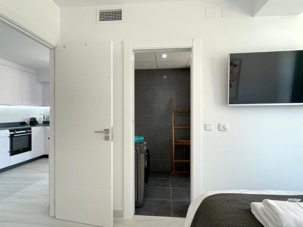 Modern Place City & Beachlife In Heart Of Torremolinos By Solrentspain 아파트 외부 사진